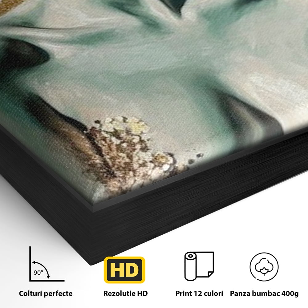 Detaliu al suprafetei: tablou canvas cu femeie si flori roz, in rama de aluminiu negru